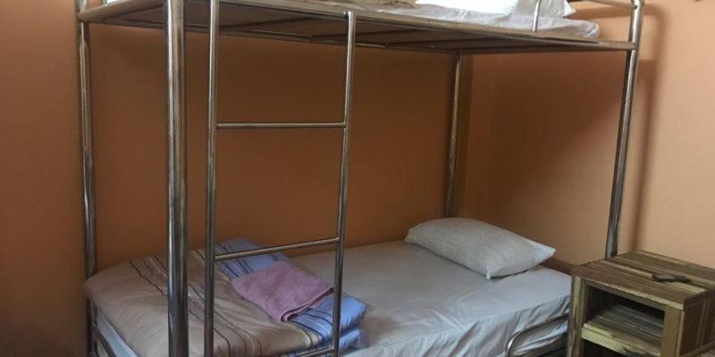 Soutchai Hostel And Tour Company パークセー エクステリア 写真