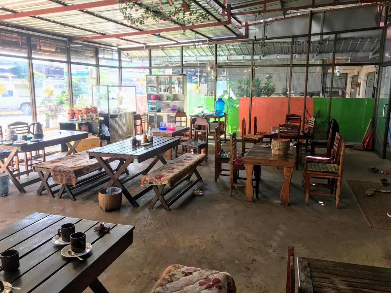 Soutchai Hostel And Tour Company パークセー エクステリア 写真
