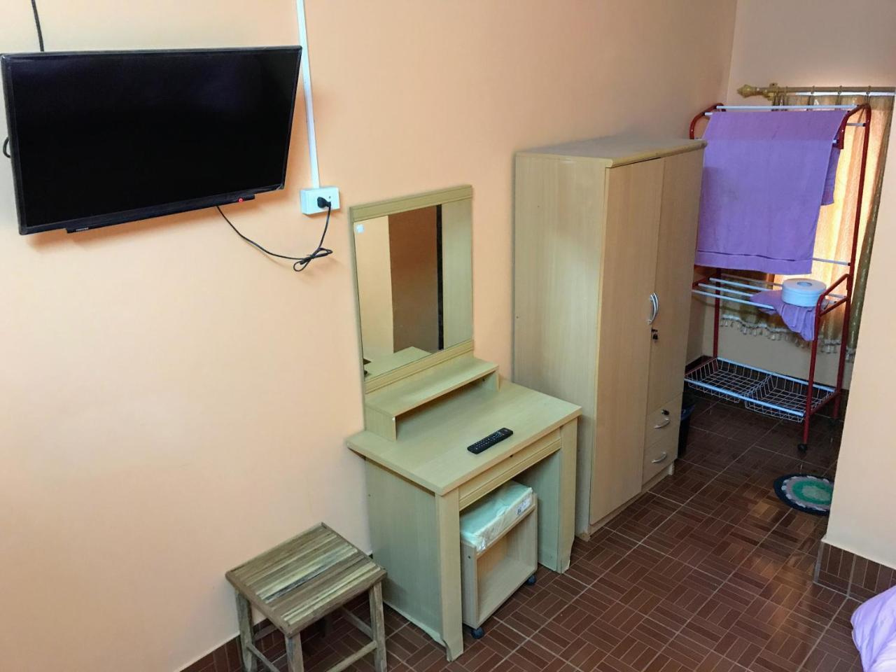 Soutchai Hostel And Tour Company パークセー エクステリア 写真