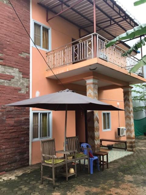 Soutchai Hostel And Tour Company パークセー エクステリア 写真