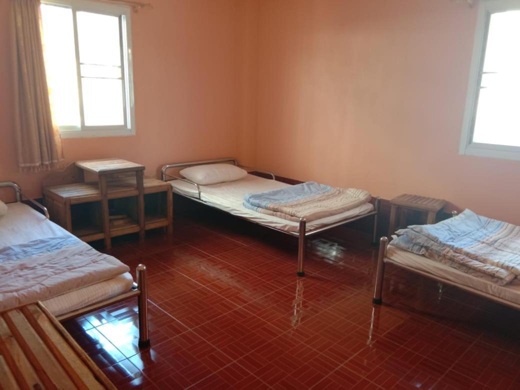 Soutchai Hostel And Tour Company パークセー エクステリア 写真